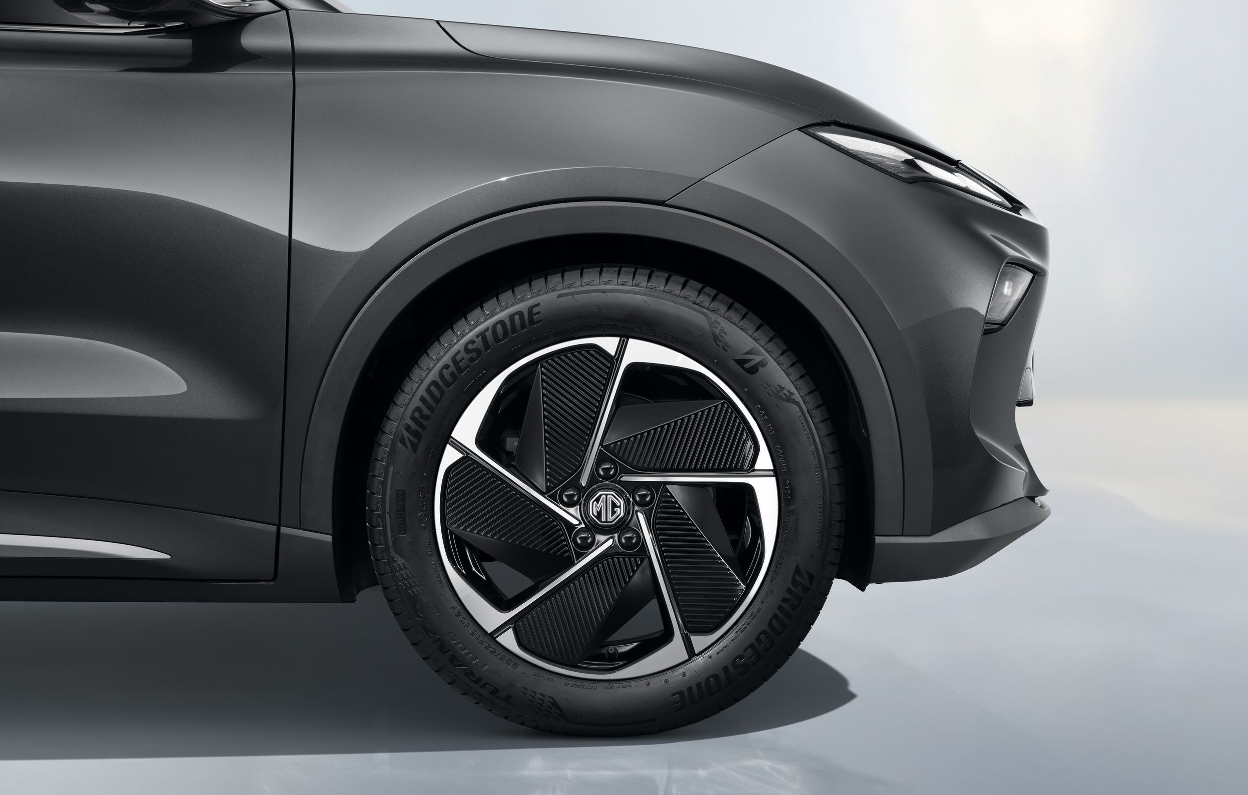 MGS5 EV, MGS5 details, exterior, exterior details, Alloy Wheel, Car, Car Wheel, Machine, Spoke, Tire, Transportation, Vehicle, Wheel