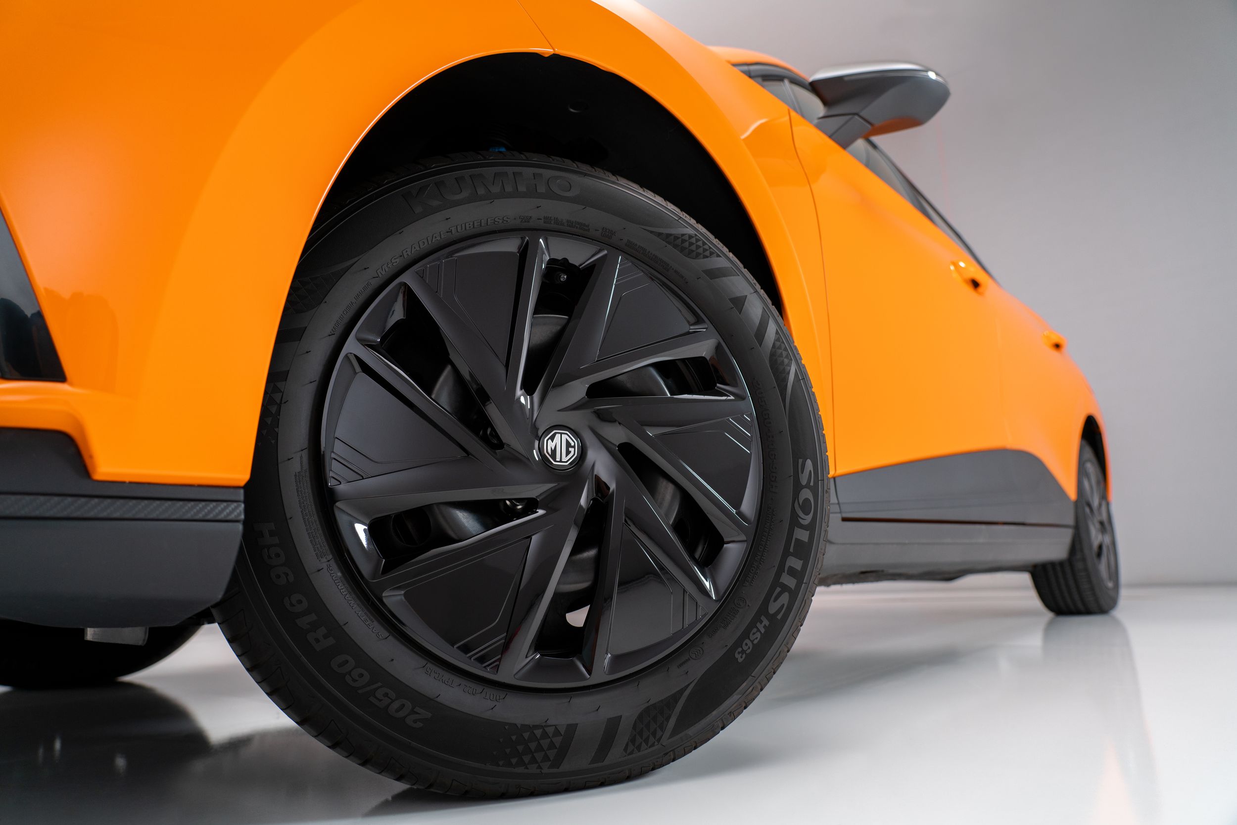 MG4 Electric, Standard wheels, press images, studio, Alloy Wheel, Automobile, Car, Car Wheel, Machine, Spoke, Tire, Transportation, Vehicle, Wheel