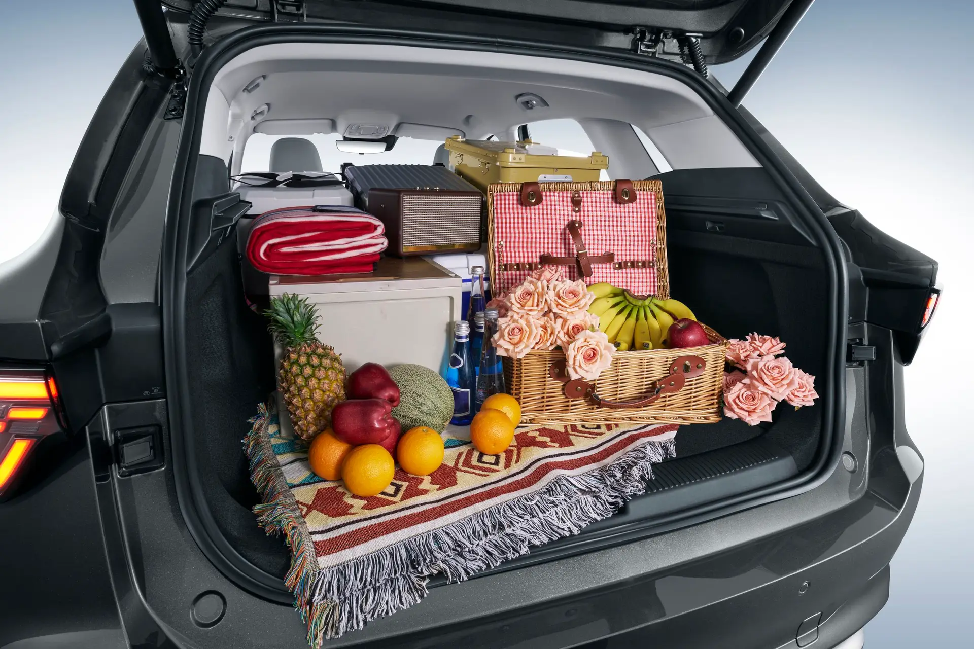 MGS5 EV, MGS5 interior, MGS5 trunk, trunk, trunk interior, trunk space, Car Trunk, Food, Fruit, Pineapple, Plant, Produce