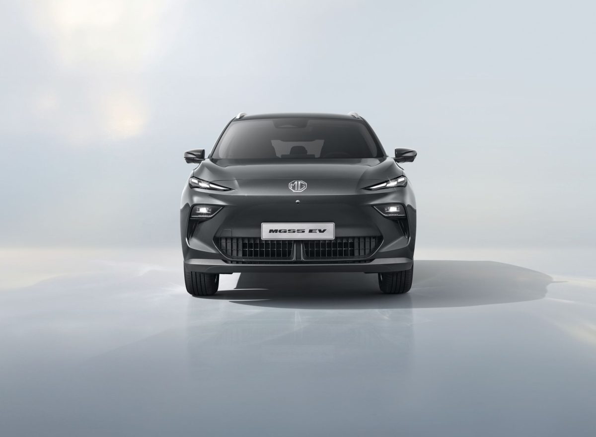 Front end of the car MGS5 EV, MGS5 exterior, exterior, Bumper, Car, Sedan, Transportation, Vehicle
