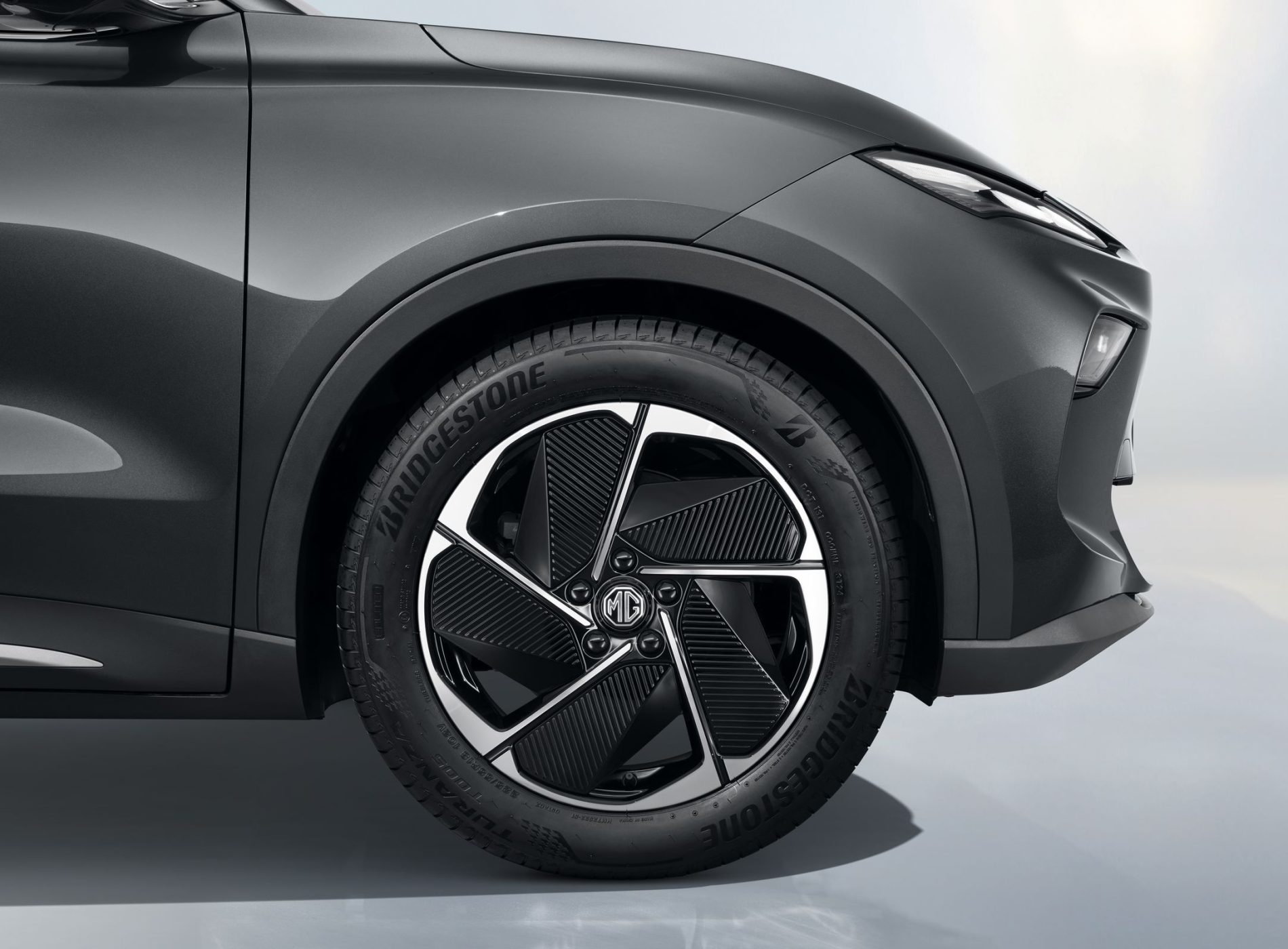 Hub MGS5 EV, MGS5 details, exterior, exterior details, Alloy Wheel, Car, Car Wheel, Machine, Spoke, Tire, Transportation, Vehicle, Wheel